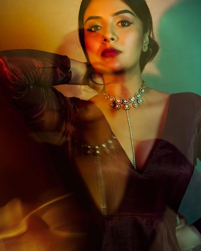 Staggering Clicks Of Stunning Sreemukhi